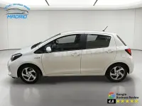 Usado Toyota Yaris Hybrid Active 100 CV (73 kW) 2016 Blanco Berlina