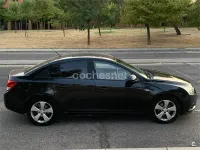 Usado Chevrolet Cruze LS 125 CV (91 kW) 2010 Negro Berlina