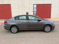 Usado Fiat Tipo Lounge 95 CV (69 kW) 2018 Gris / plata Berlina