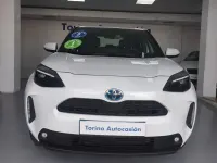 Käytetty Toyota Yaris Hybrid Connect Style 116 HP (85 kW) 2022 Valkoinen