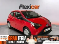 Käytetty Toyota Aygo X-play 72 HP (52 kW) 2022 Punainen
