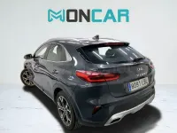 Usado Kia XCeed 140 CV (102 kW) 2019 Gris / plata SUV