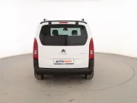 Usado Citroën Berlingo Feel 102 CV (75 kW) 2022 Blanco Monovolumen