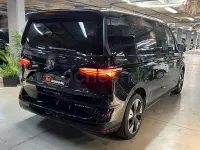Usado VW Multivan 245 CV (180 kW) 2025 Negro Monovolumen