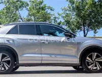 Usado VW T-Roc R-line 150 CV (110 kW) 2022 Gris / plata SUV