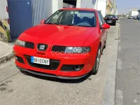 Usado Seat Leon Sport 150 CV (110 kW) 2003 Rojo Utilitario