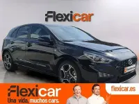 Usado Hyundai i30 N Line 120 CV (88 kW) 2023 Negro Berlina