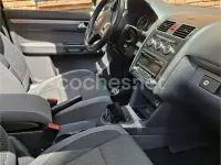 Usado VW Touran Sport 140 CV (102 kW) 2013 Negro Monovolumen