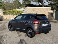 Usado Renault Captur Zen 120 CV (88 kW) 2014 Marrón SUV