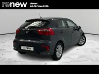 Usado Kia Rio 84 CV (61 kW) 2017 Gris Berlina