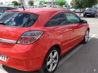 Usado Opel Astra GTC Sport 100 CV (73 kW) 2007 Rojo Berlina
