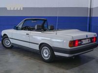 Usado BMW 318 Cabriolet 115 CV (84 kW) 1991 Blanco Descapotable