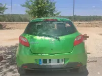 Usado Mazda 2 Active 68 CV (50 kW) 2008 Verde Utilitario