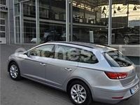 Usado Seat Leon Style 110 CV (80 kW) 2018 Gris / plata Familiar