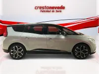 Usado Renault Grand Scénic IV Zen 140 CV (102 kW) 2022 Gris / plata Monovolumen