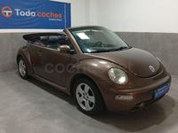 Usado VW New Beetle 100 CV (73 kW) 2003 Marrón Utilitario