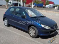 Usado Peugeot 206 75 CV (55 kW) 2001 Azul Berlina