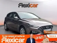 Usado Hyundai i30 120 CV (88 kW) 2022 Marrón Berlina