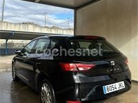 Usado Seat Leon Reference 105 CV (77 kW) 2015 Negro Berlina