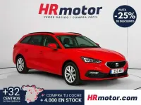 Usado Seat Leon Style 116 CV (85 kW) 2022 Rojo Familiar