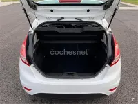 Usado Ford Fiesta Trend 75 CV (55 kW) 2013 Blanco Berlina