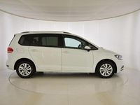 Usado VW Touran Advance 115 CV (84 kW) 2020 Blanco Monovolumen