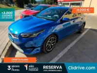 Usado Kia Ceed 136 CV (100 kW) 2022 Azul Utilitario