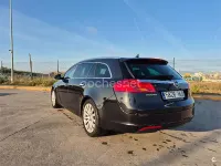 Usado Opel Insignia Sport 160 CV (117 kW) 2012 Negro Familiar