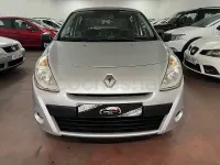 Usado Renault Clio II 75 CV (55 kW) 2010 Gris / plata Berlina