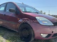 Usado Ford Fiesta Ghia 68 CV (50 kW) 2002 Rojo Utilitario