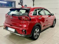 Usado Kia Niro 141 CV (103 kW) 2021 Granate SUV