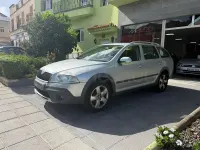 Usado Skoda Octavia 105 CV (77 kW) 2010 Gris / plata Familiar
