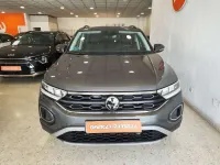 Usado VW T-Roc Life 150 CV (110 kW) 2024 Gris SUV