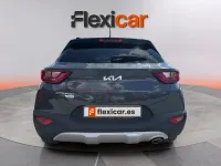 Usado Kia Stonic 101 CV (74 kW) 2021 Gris SUV