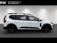 Usado Dacia Jogger Extreme 100 CV (73 kW) 2022 Blanco Monovolumen