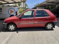 Usado Peugeot 106 58 CV (42 kW) 1998 Rojo Utilitario