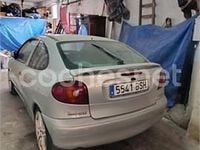 Usado Renault Mégane Coupé Dynamique 140 CV (102 kW) 2002 Gris / plata Coupe