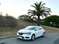 Usado Renault Mégane III Bose Edition 130 CV (95 kW) 2016 Blanco Berlina