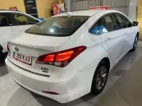 Usado Hyundai i40 116 CV (85 kW) 2019 Blanco Familiar