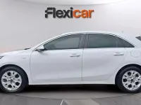 Usado Kia Ceed 136 CV (100 kW) 2023 Blanco Utilitario