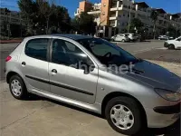 Usado Peugeot 206 75 CV (55 kW) 2000 Gris / plata Berlina