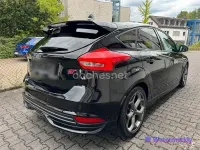 Usado Ford Focus ST 250 CV (183 kW) 2017 Negro Berlina