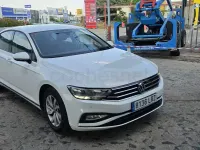 Usado VW Passat 122 CV (89 kW) 2022 Blanco Familiar