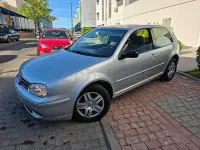 Usado VW Golf IV Highline 105 CV (77 kW) 2002 Gris / plata Berlina