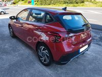 Usado Hyundai i20 100 CV (73 kW) 2024 Rojo Berlina