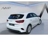 Usado Kia Ceed 120 CV (88 kW) 2025 Blanco Utilitario