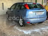 Usado Ford Focus Trend 100 CV (73 kW) 2002 Azul Berlina