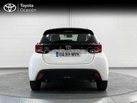 Usado Toyota Yaris Hybrid Active 116 CV (85 kW) 2024 Blanco Berlina