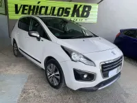 Usado Peugeot 3008 Access 131 CV (96 kW) 2015 Blanco Familiar