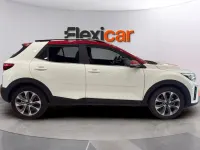 Usado Kia Stonic 101 CV (74 kW) 2020 Blanco SUV